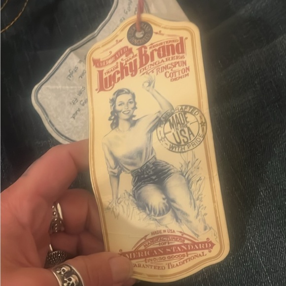 New with tags Lucky Brand lowrise flared jeans - Picture 3 of 7